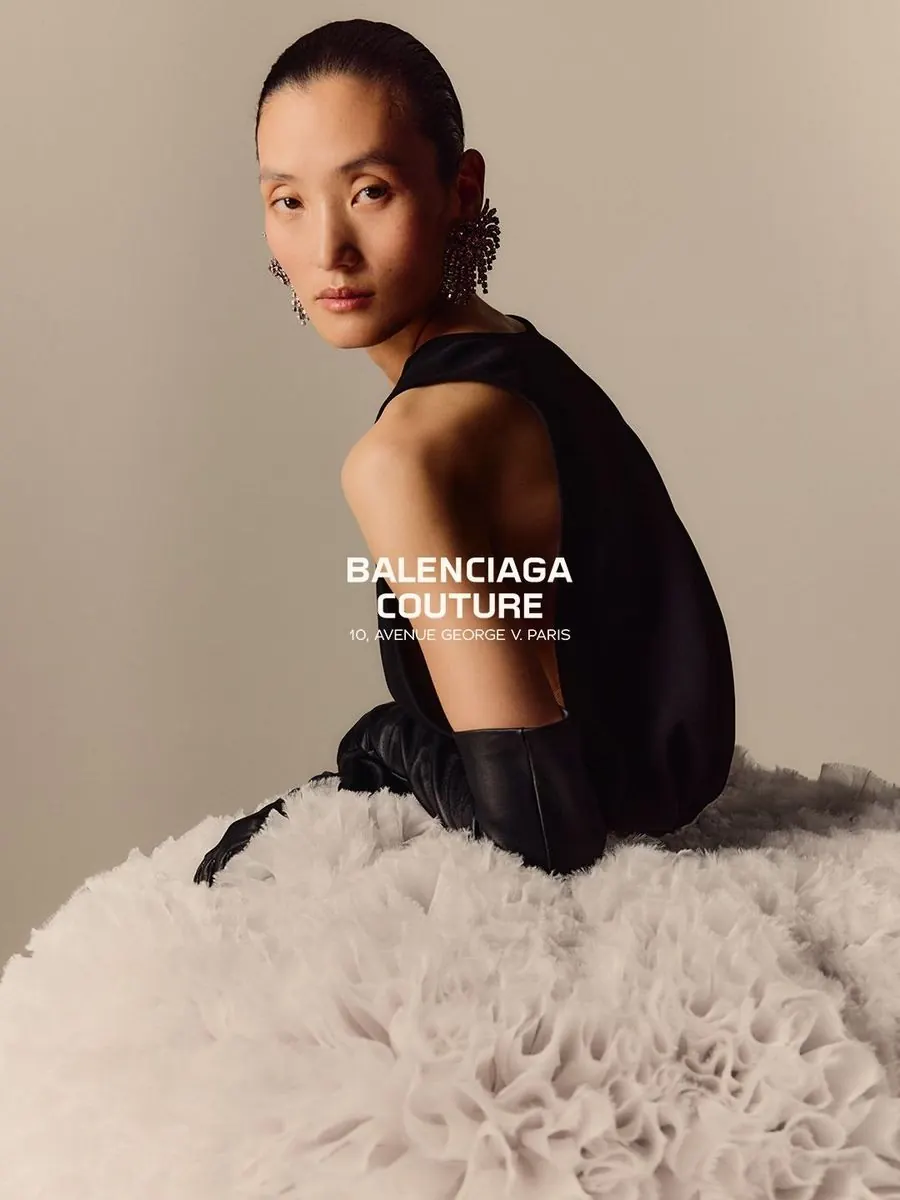 Balenciaga — 55th Couture Collection — Couture show (4/10)