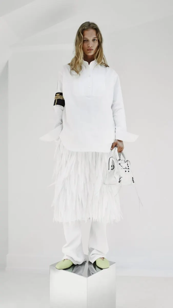 Balenciaga — Spring–Summer 27 — Lookbook (11/12)